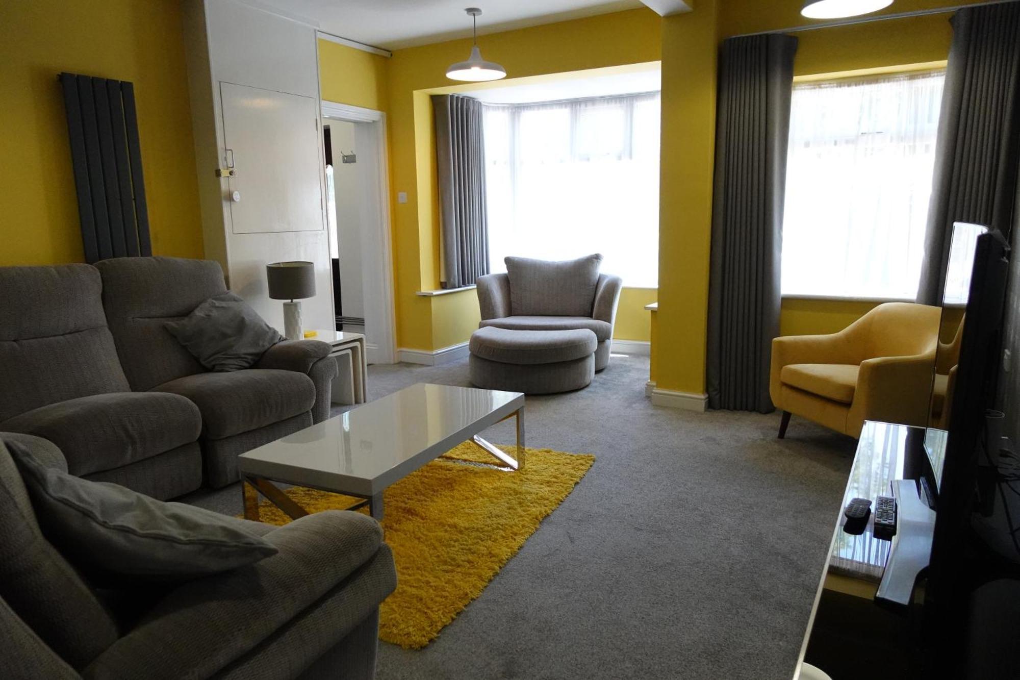 Casa vacanze Huge 9 Bed Sleeps 17, Near Nec, Centre, Hs2