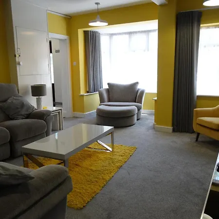 Huge 9 Bed Property Sleeps 17, Near Nec, City Centre, Hs2 Birmingham Exterior photo