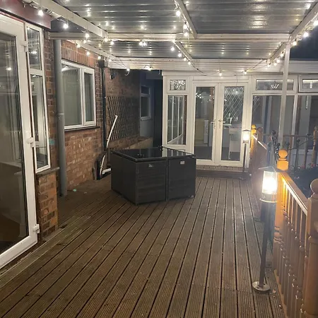 Huge 9 Bed Property Sleeps 17, Near Nec, City Centre, Hs2 Birmingham Exterior photo