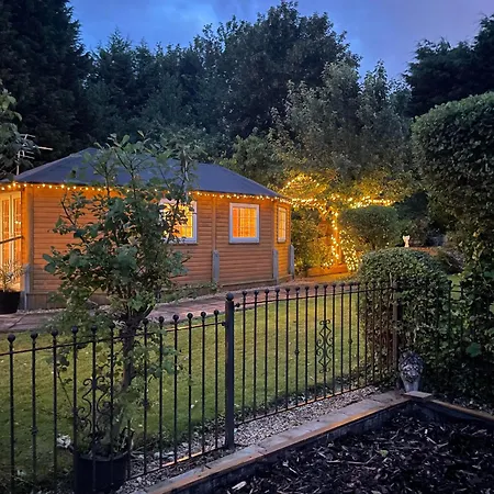 Huge 9 Bed Property Sleeps 17, Near Nec, City Centre, Hs2 Birmingham Exterior photo