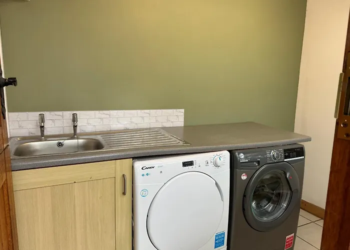 Huge 9 Bed Property Sleeps 17, Near Nec, City Centre, Hs2