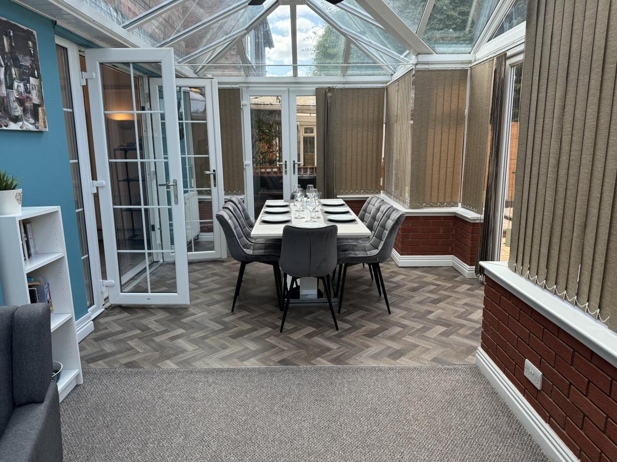 Hébergement de vacances Huge 9 Bed Sleeps 17, Near Nec, Centre, Hs2 *